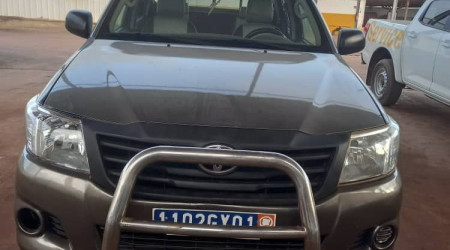 TOYOTA Hilux