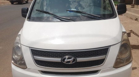 HYUNDAI H1