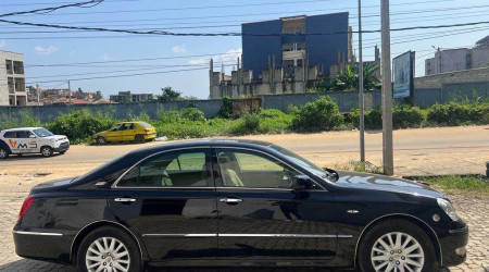 TOYOTA Crown Majesta